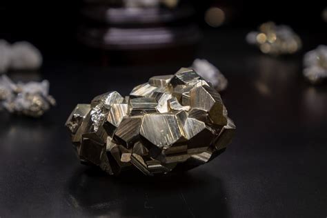 屬金 水晶|五行水晶是什麼？必學五行水晶分類指南 